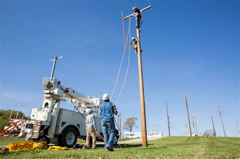 lineman workers.